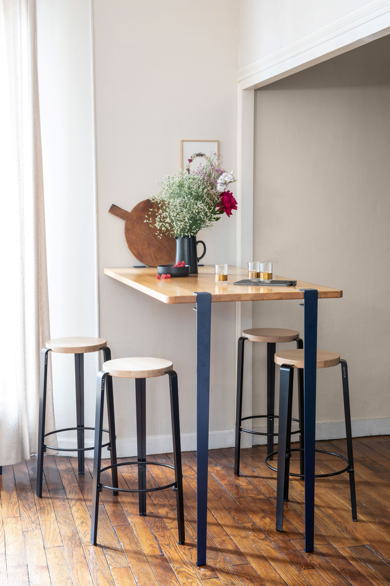 BIG LOU bar stool in solid wood