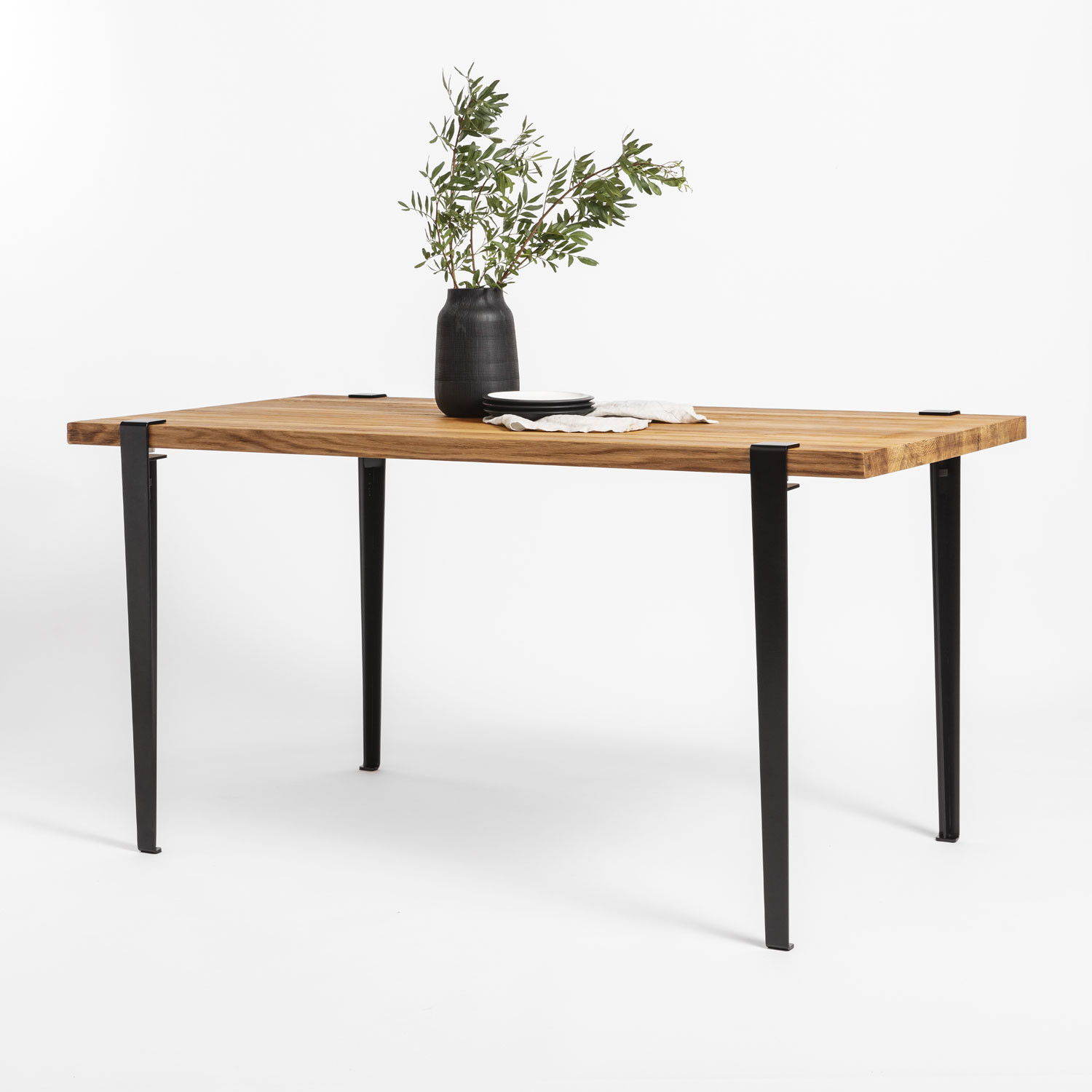 Reclaimed wood dining table with TIPTOE steel legs