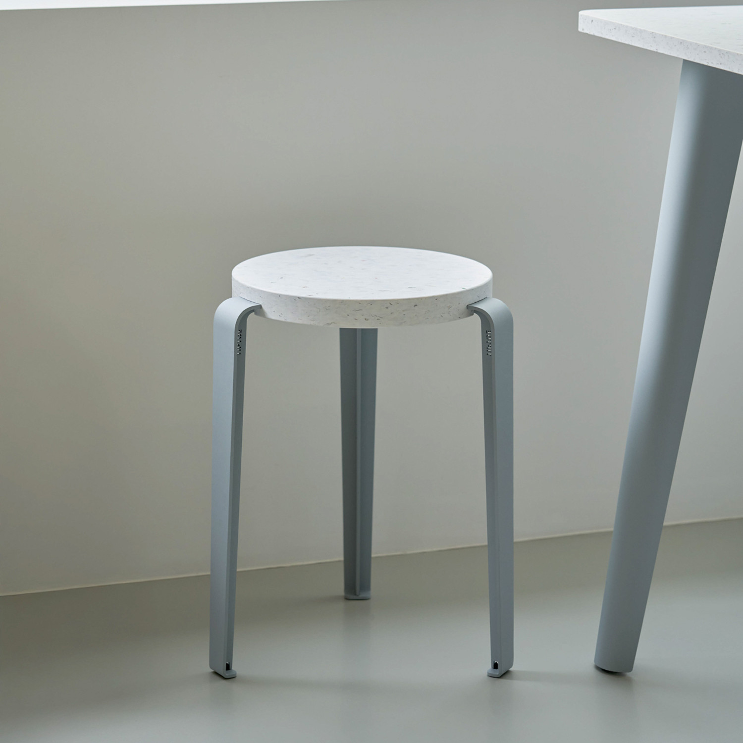 Tabouret LOU - plastique recyclé Venezia
