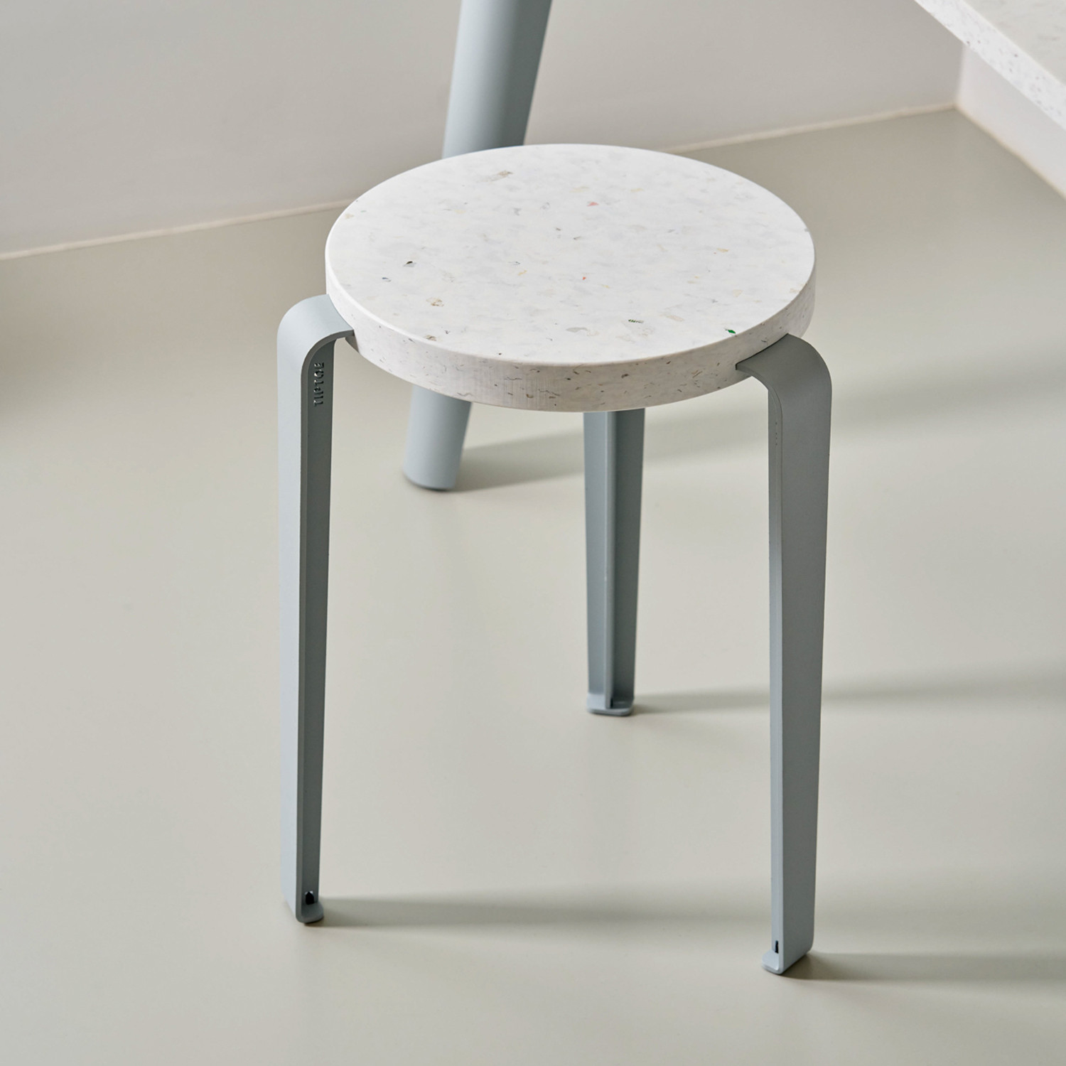 Tabouret LOU - plastique recyclé Venezia