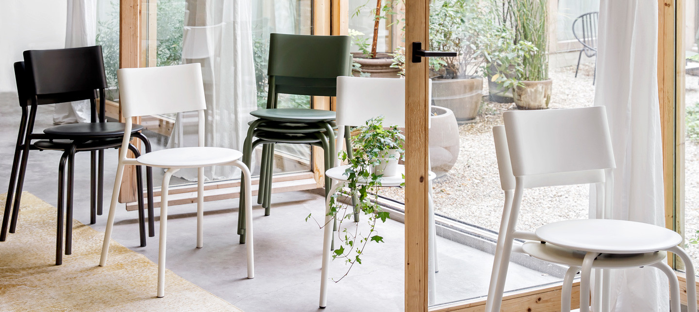 Designer chairs and stools, sustainable furniture - TIPTOE