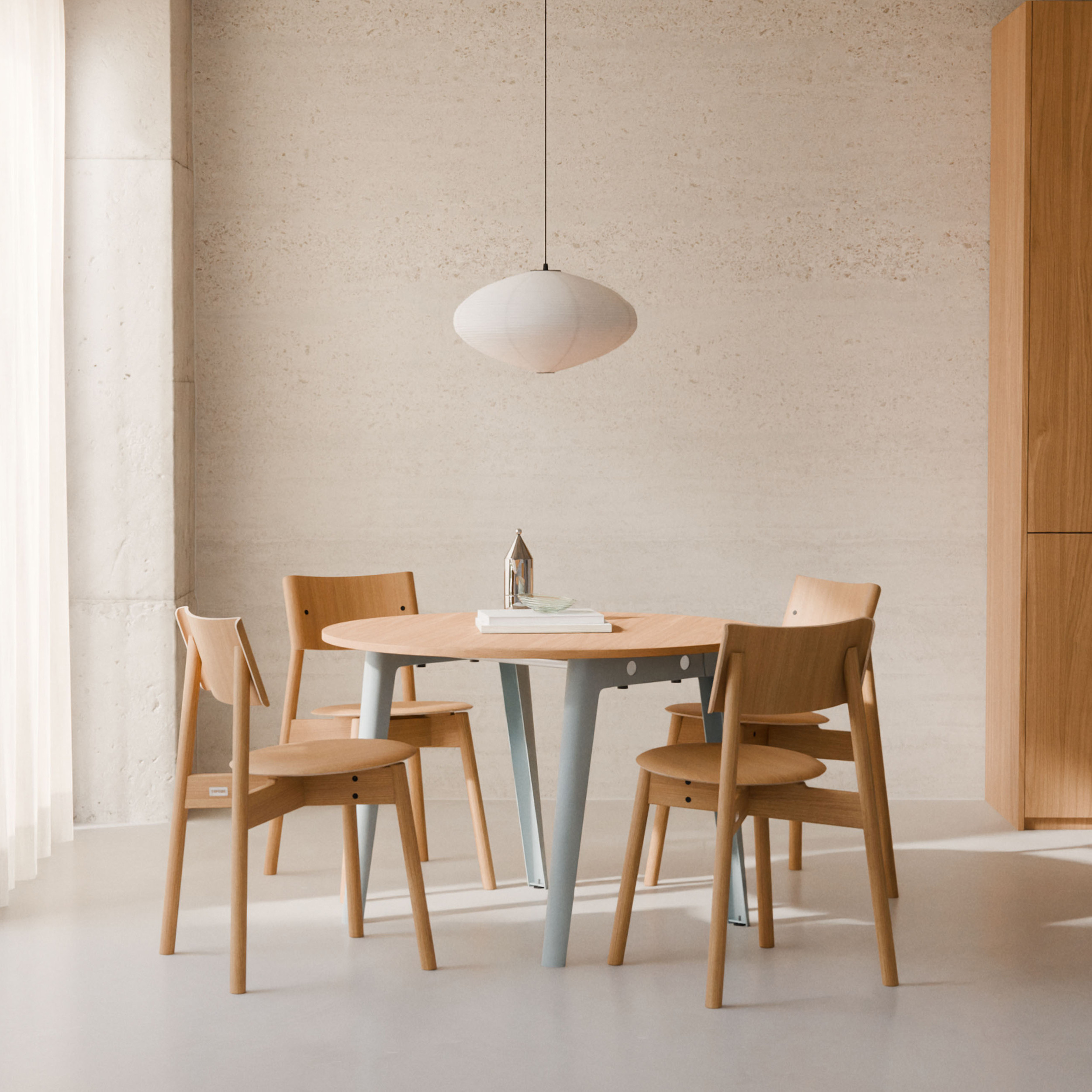 NEW MODERN round table Ø 110cm - eco-certified wood