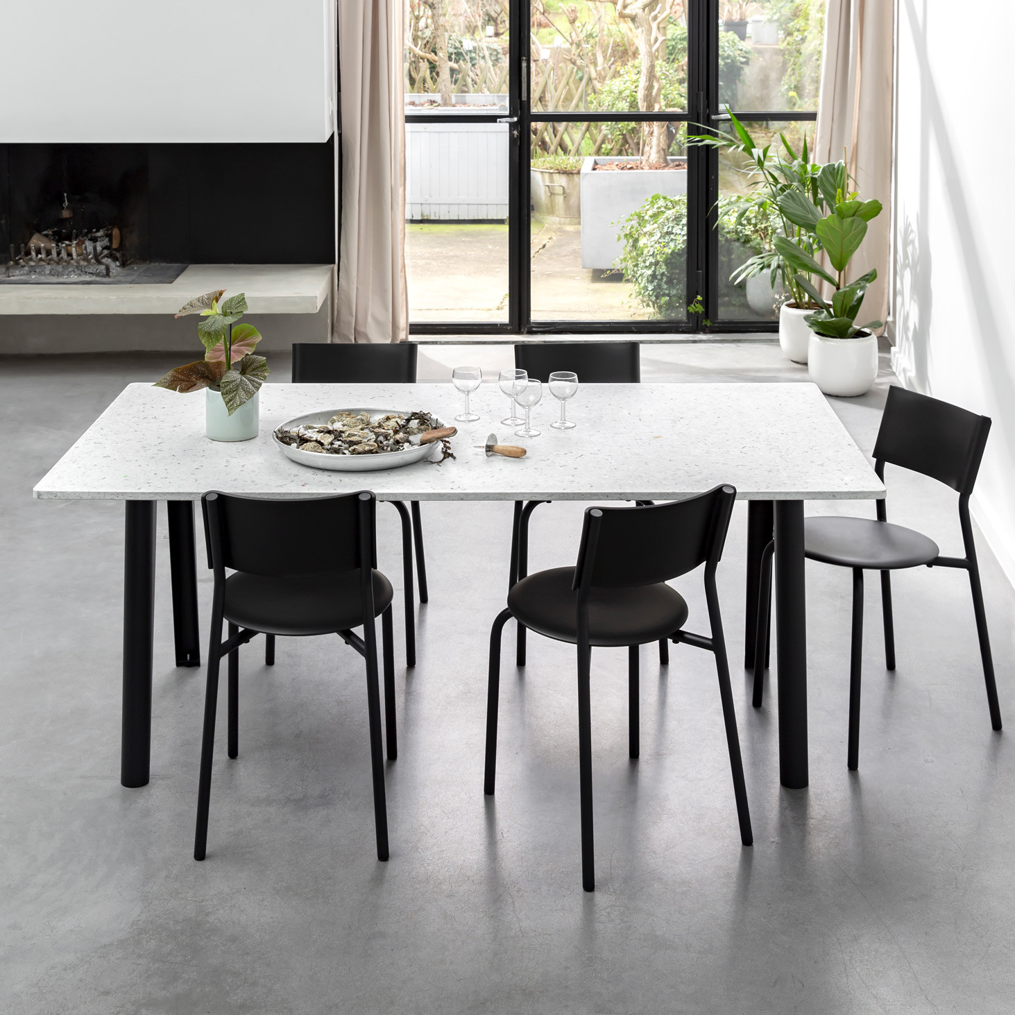 Table à manger NEW MODERN - plastique recyclé Venezia