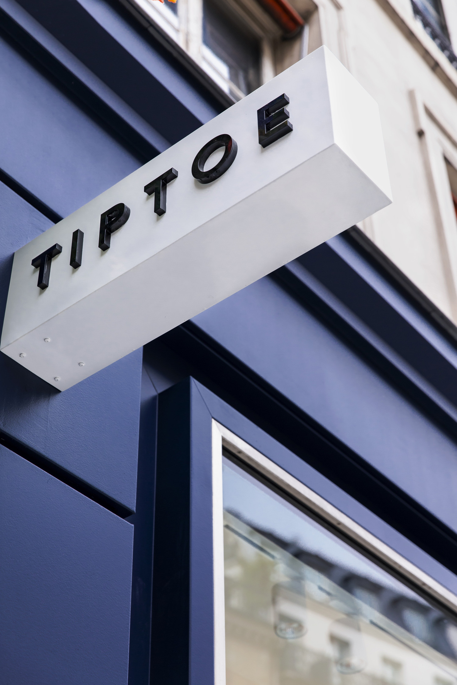 TIPTOE opens its first physical store in Paris