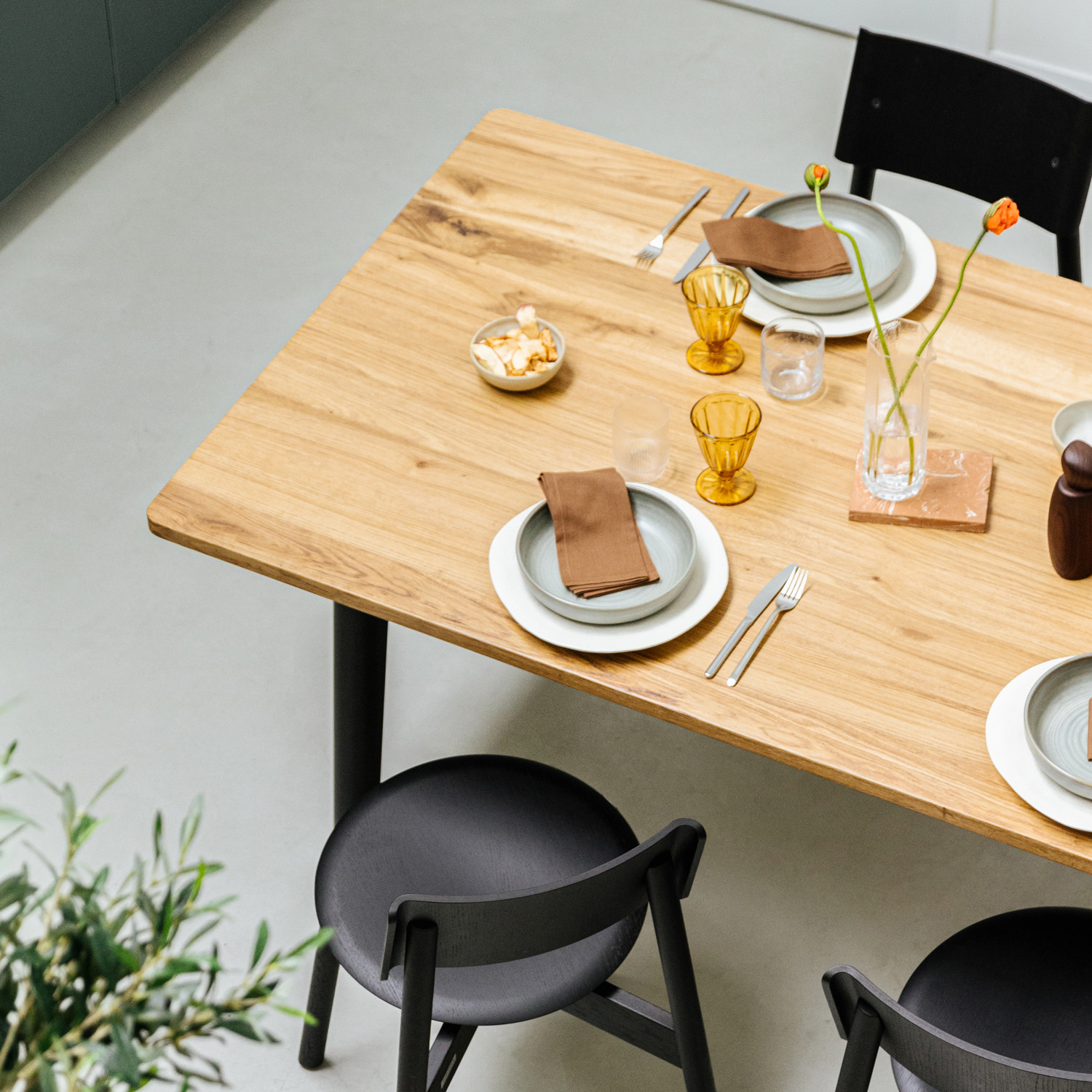 Design dining tables, in wood or recycled plastic - TIPTOE