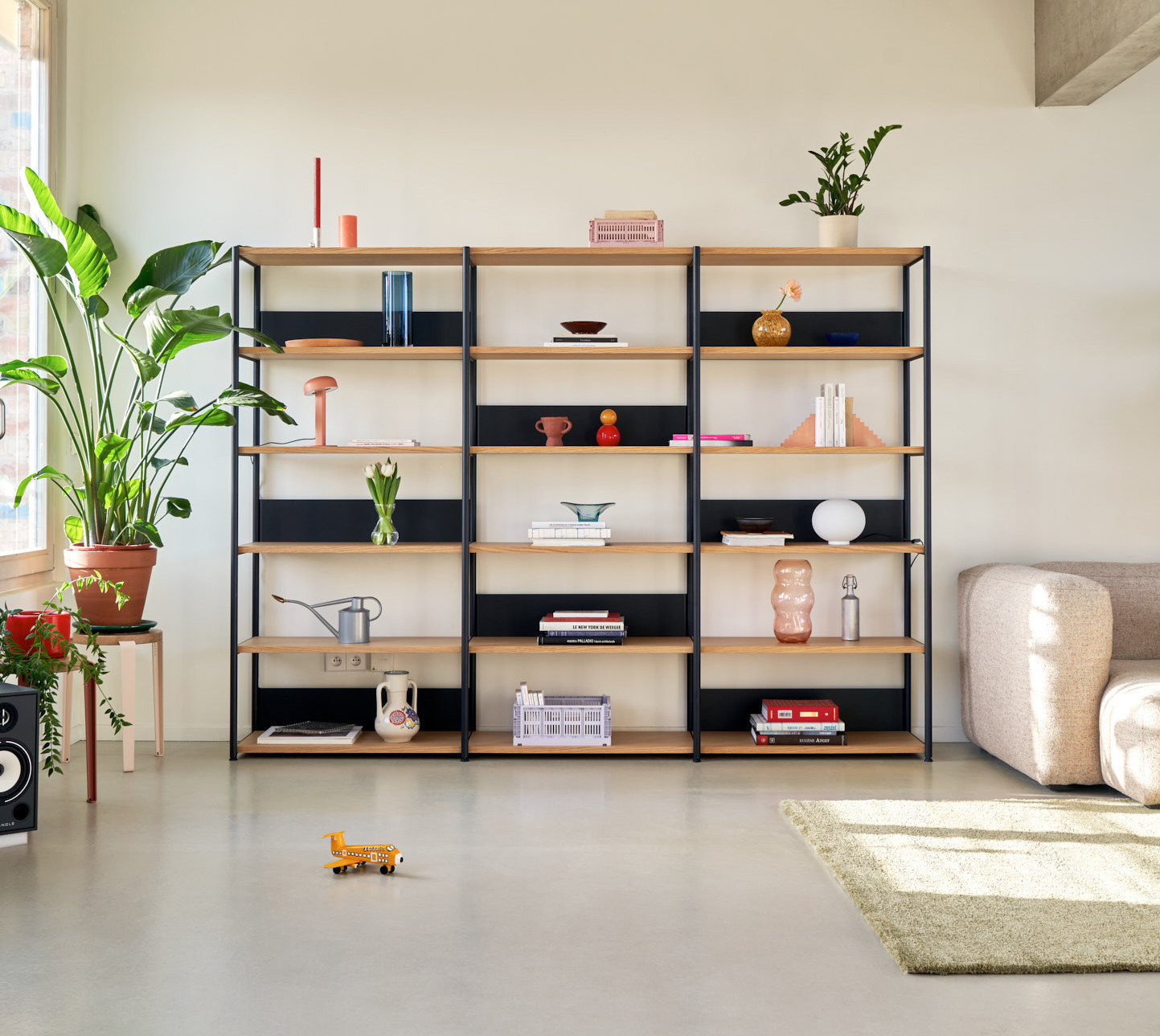 UNIT shelf - H180 to 215 x W240cm - eco-certified wood