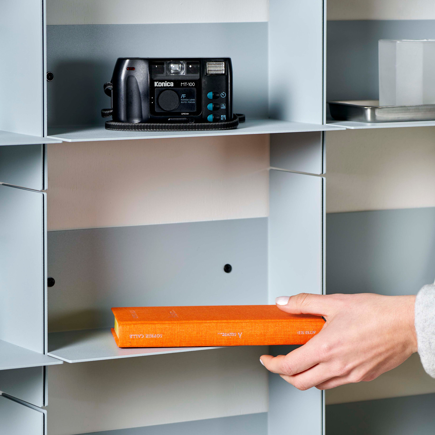 Bibliothèque murale PLI en acier - 30 à 60cm