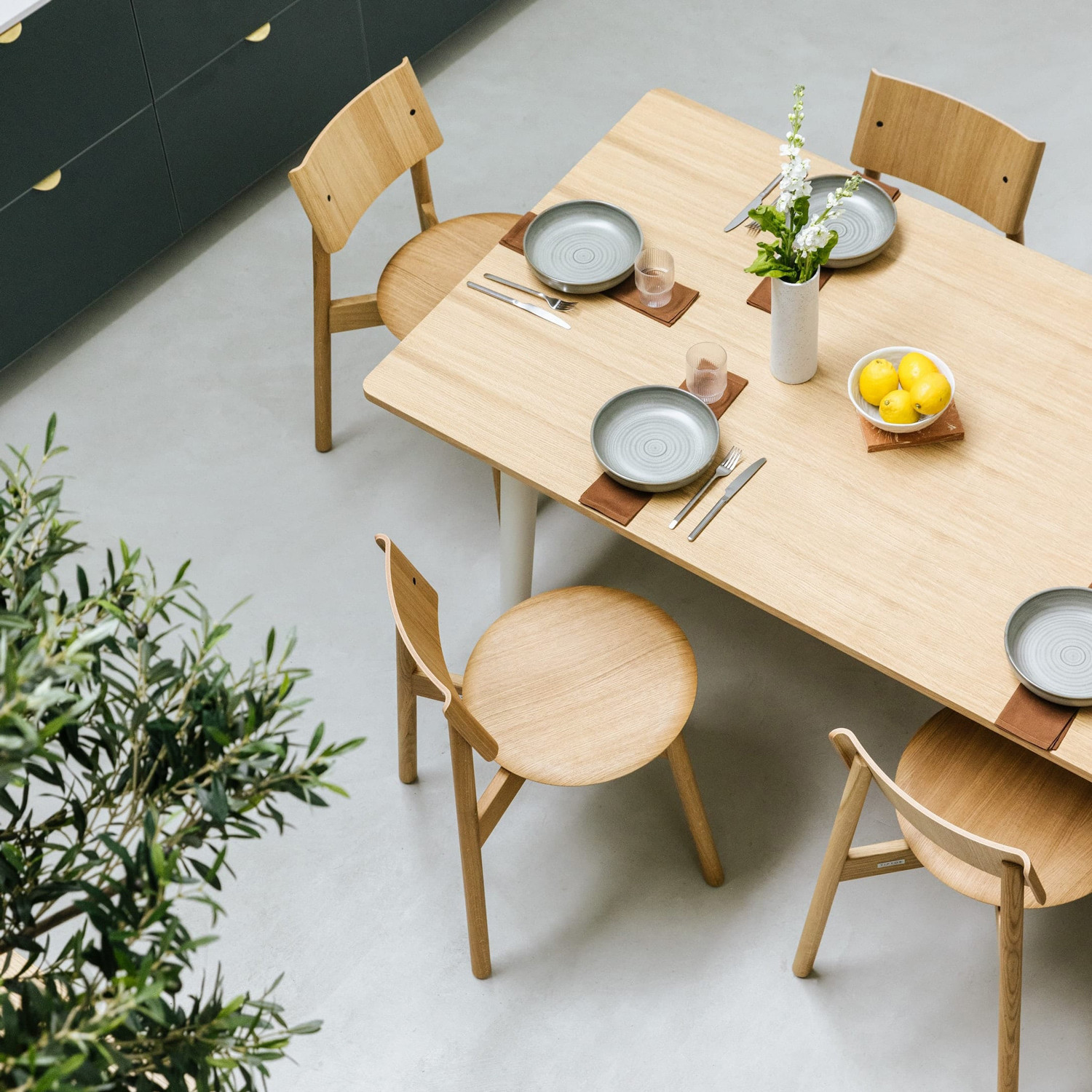 Table à manger NEW MODERN - bois éco-certifié