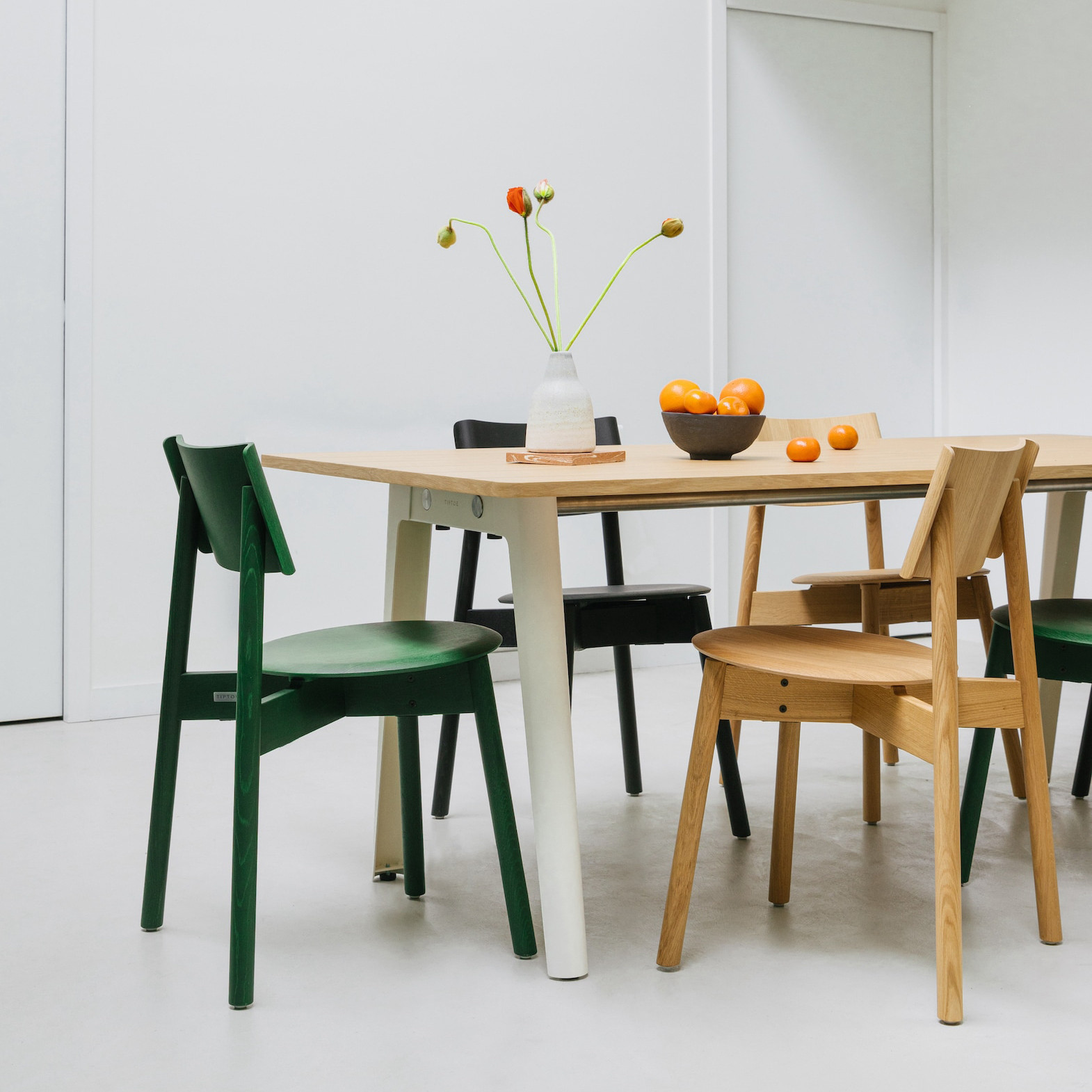 Table à manger NEW MODERN - bois éco-certifié