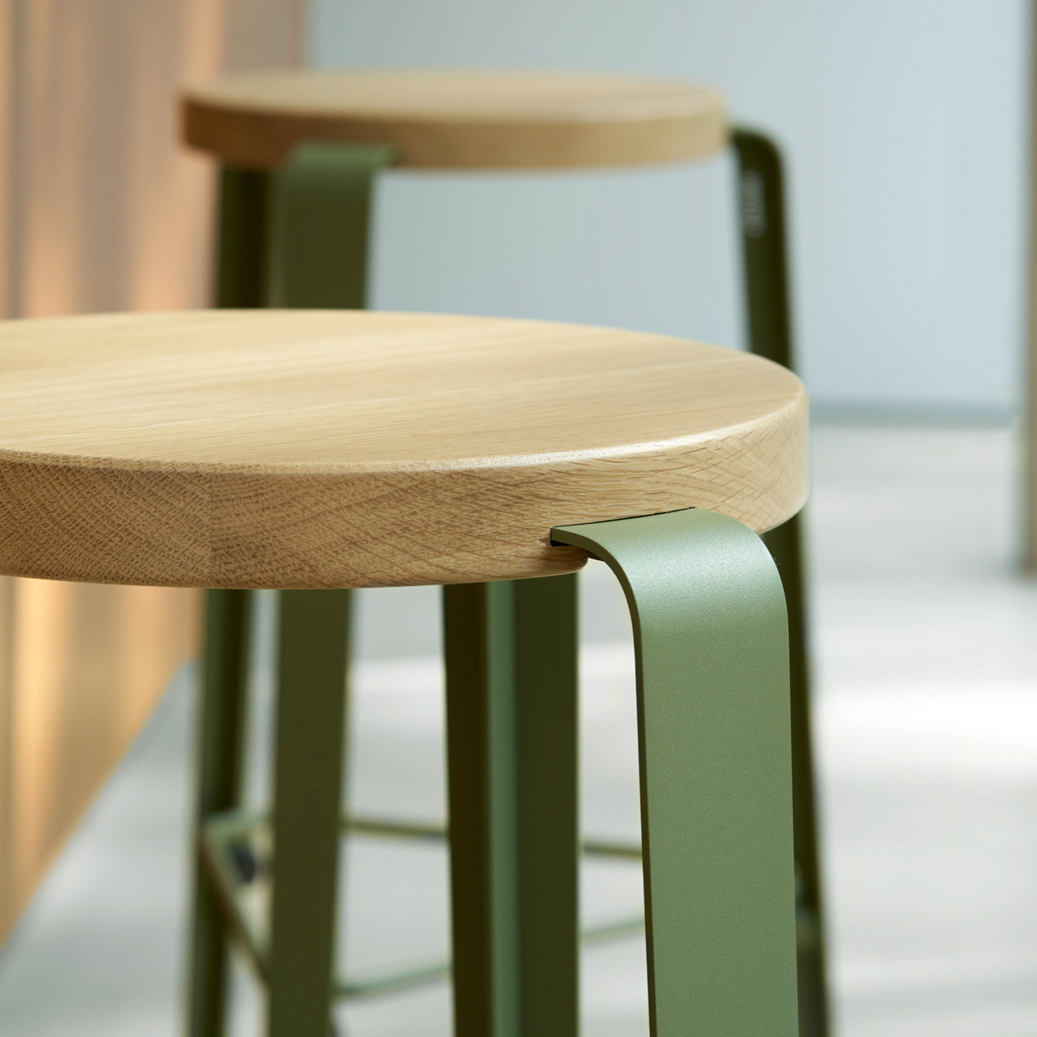 Tabouret de bar LOU - chêne massif