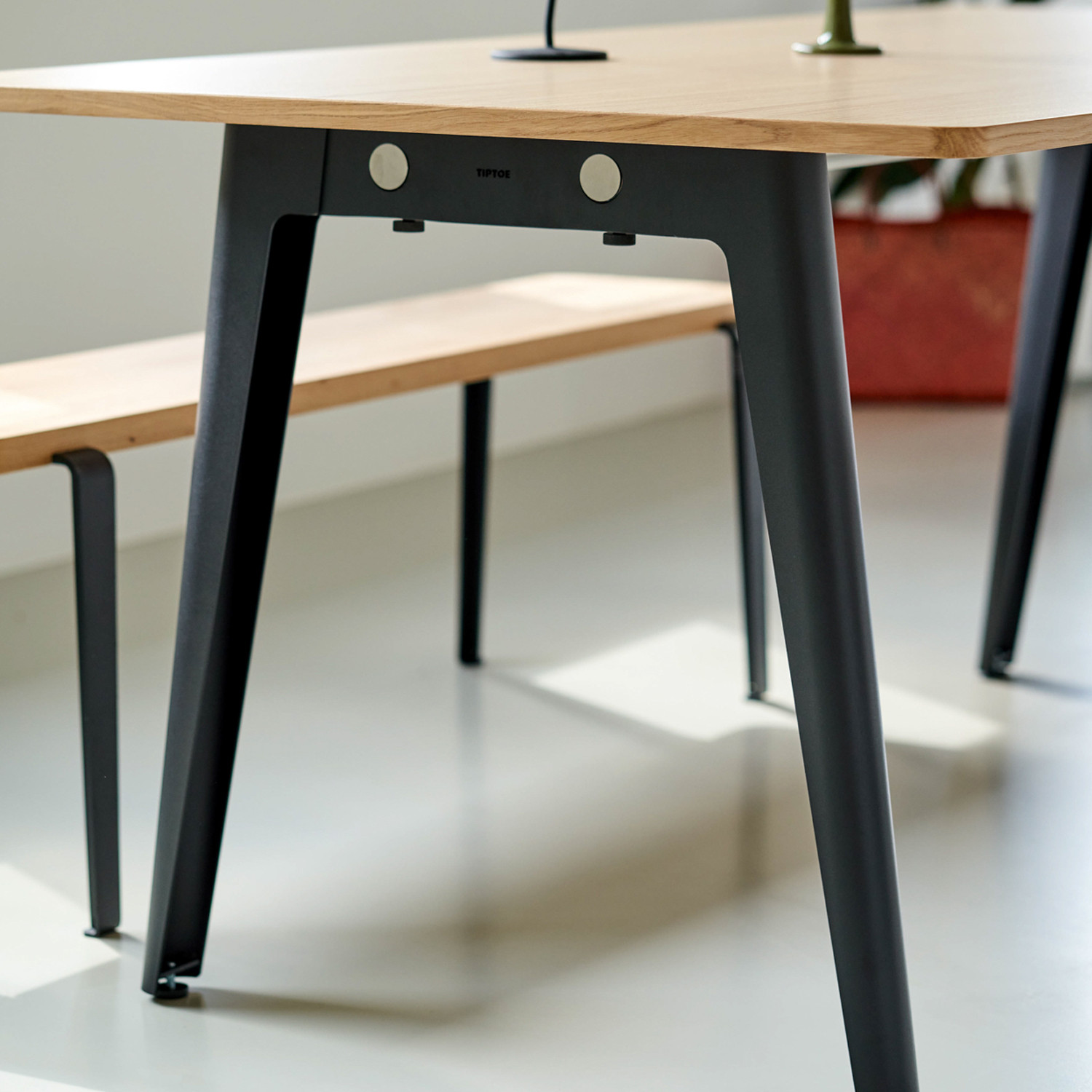 Table à manger NEW MODERN - bois éco-certifié