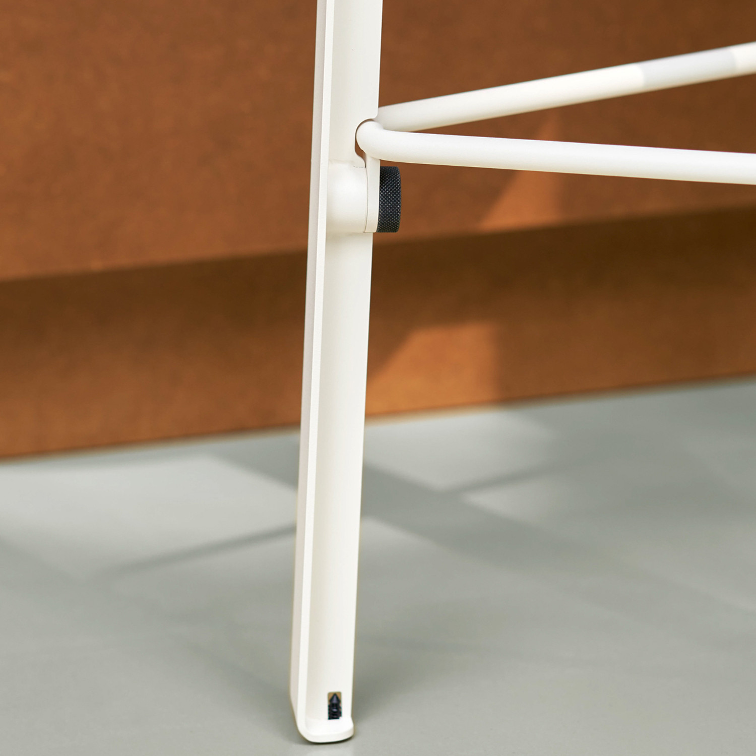 Tabouret de bar LOU - chêne massif