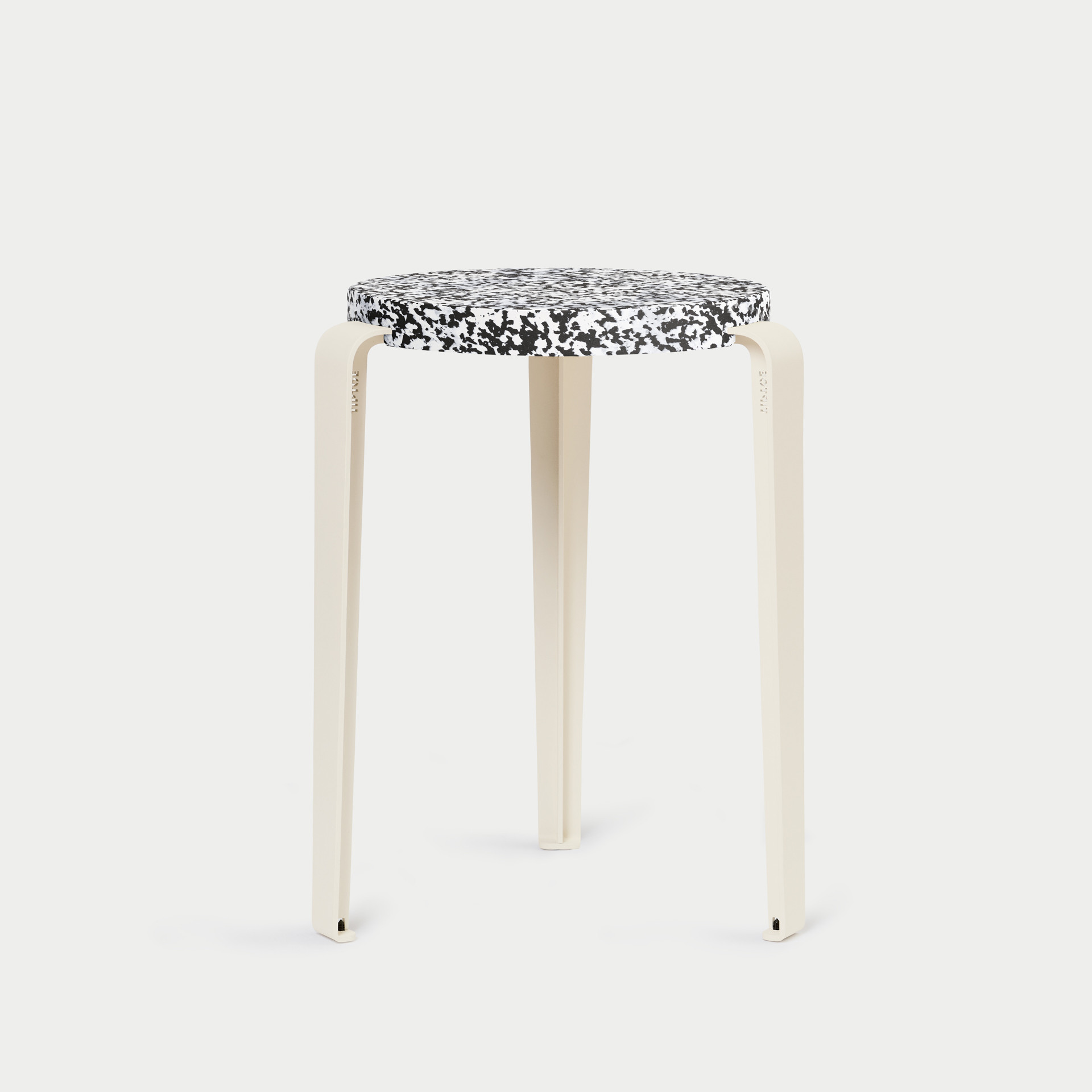 Tabouret LOU - plastique recyclé Macchiato