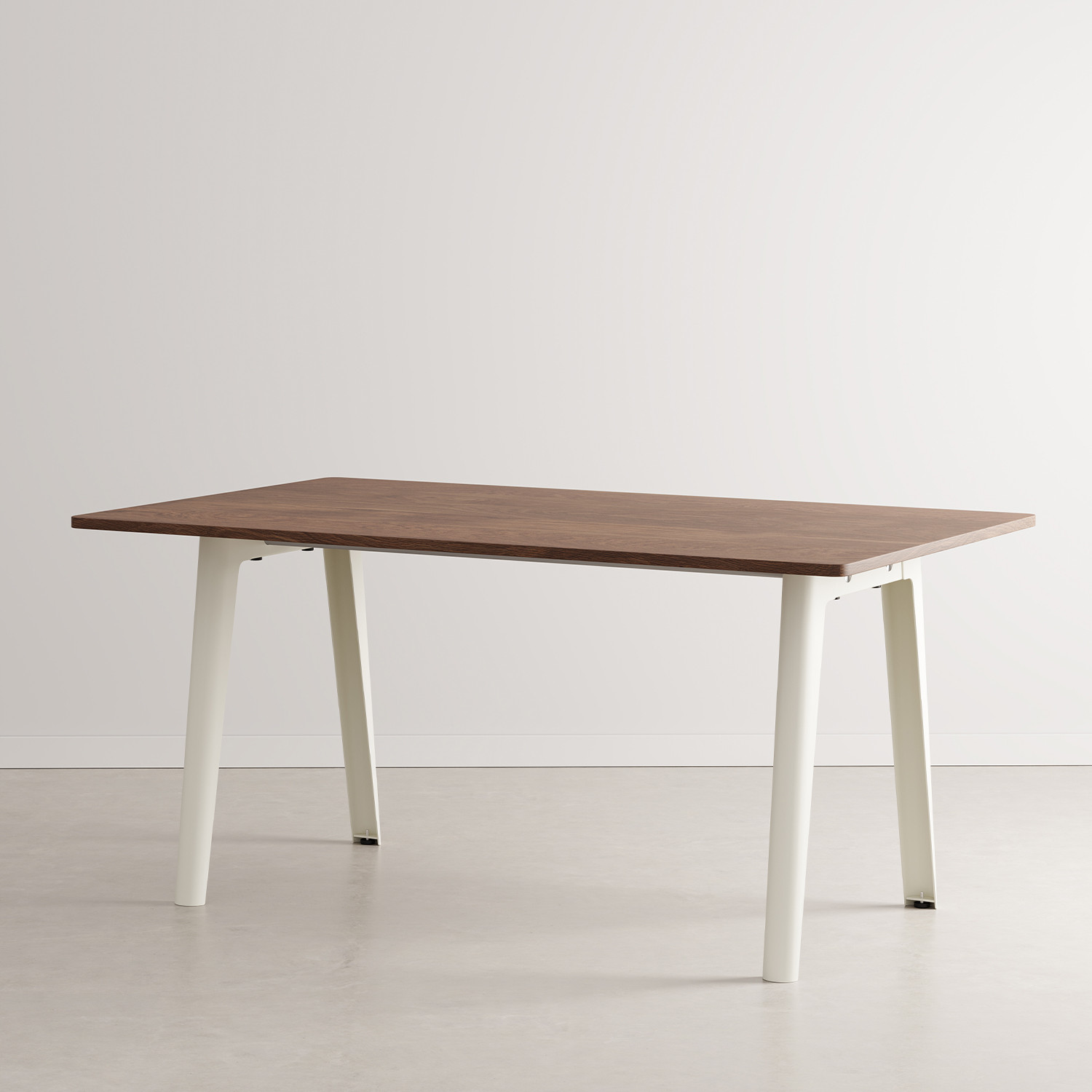 Table à manger NEW MODERN - noyer éco-certifié