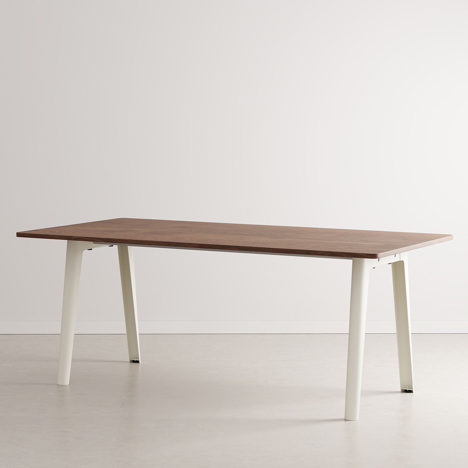 Table à manger NEW MODERN - noyer éco-certifié