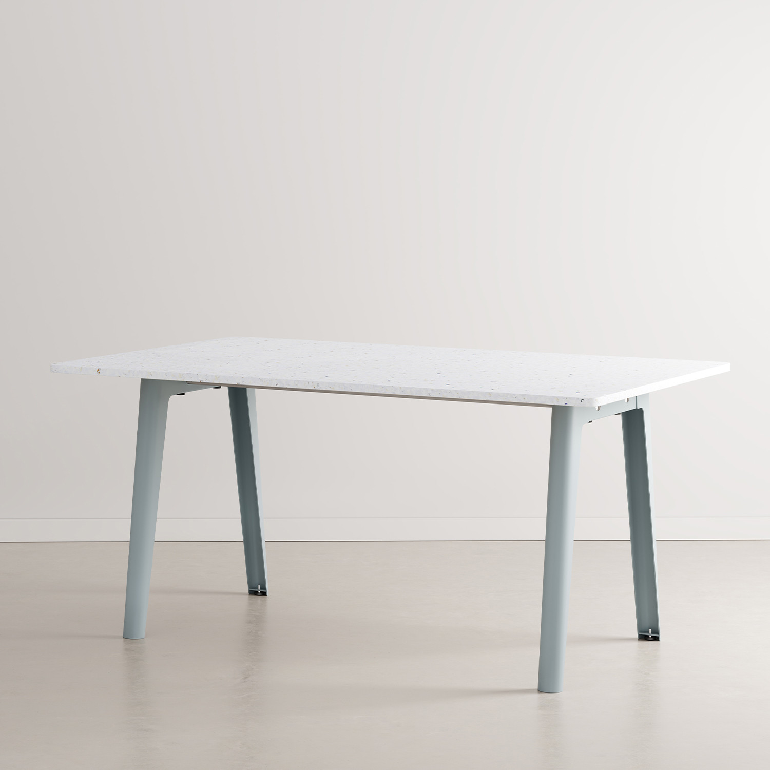 Table à manger NEW MODERN - plastique recyclé Venezia