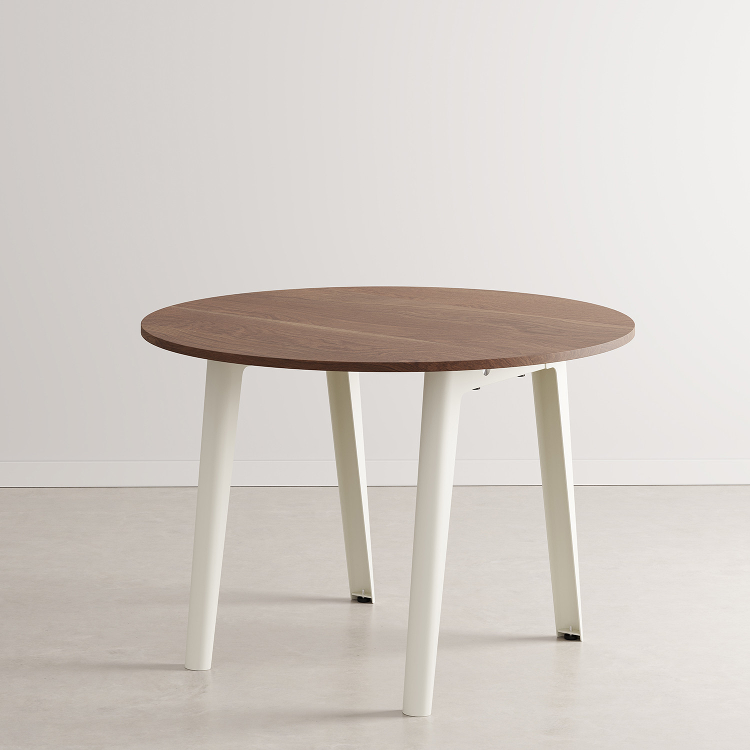 Table ronde NEW MODERN Ø 110cm - noyer éco-certifié
