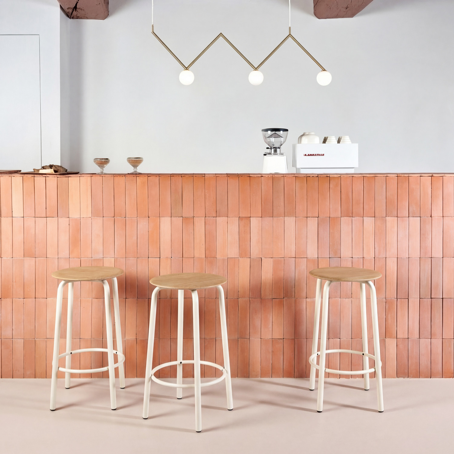 Tabouret de bar SSD - bois éco-certifié