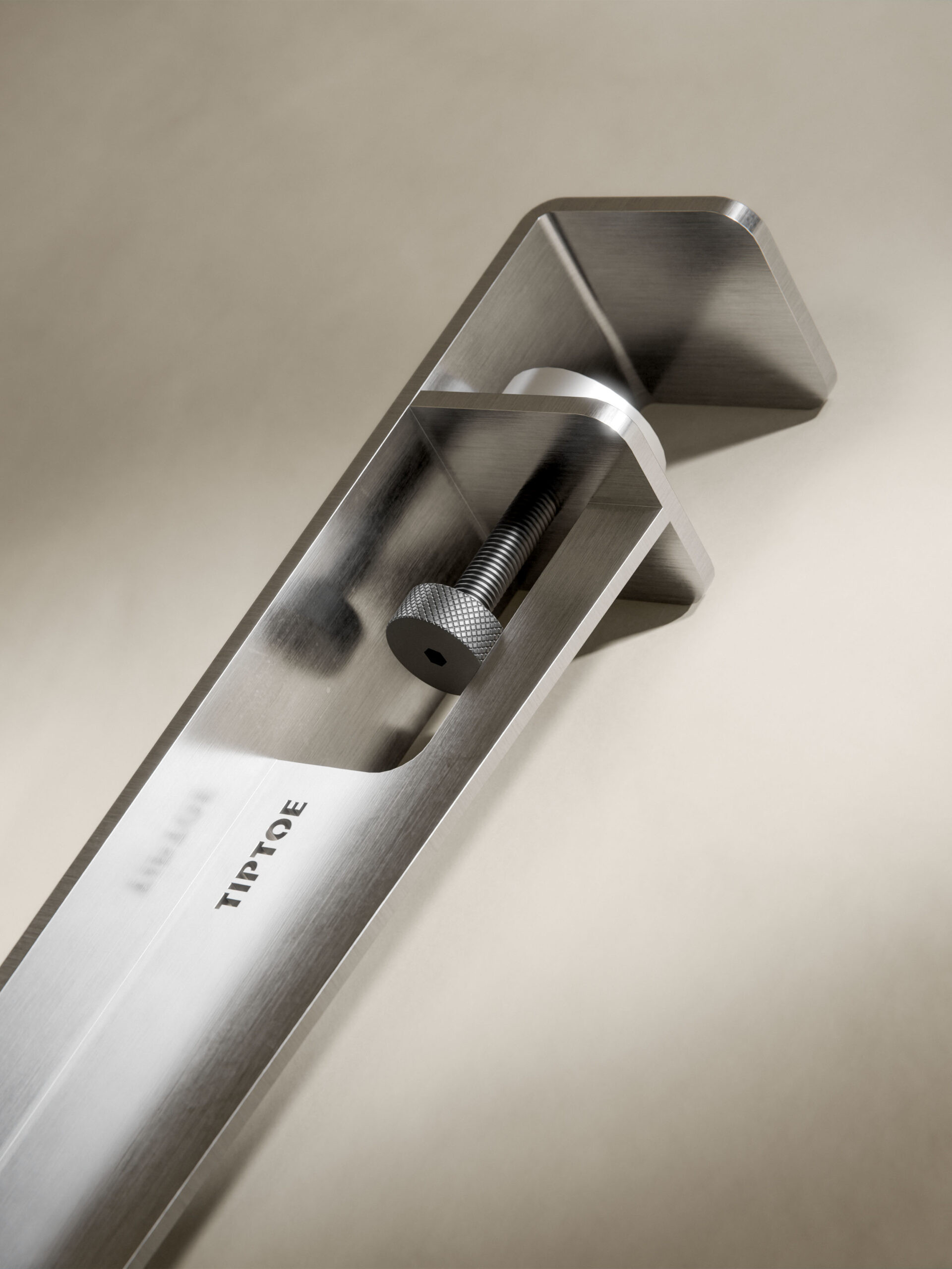 TIPTOECore_Spotlight_LegClose_R4_081225_300DPI