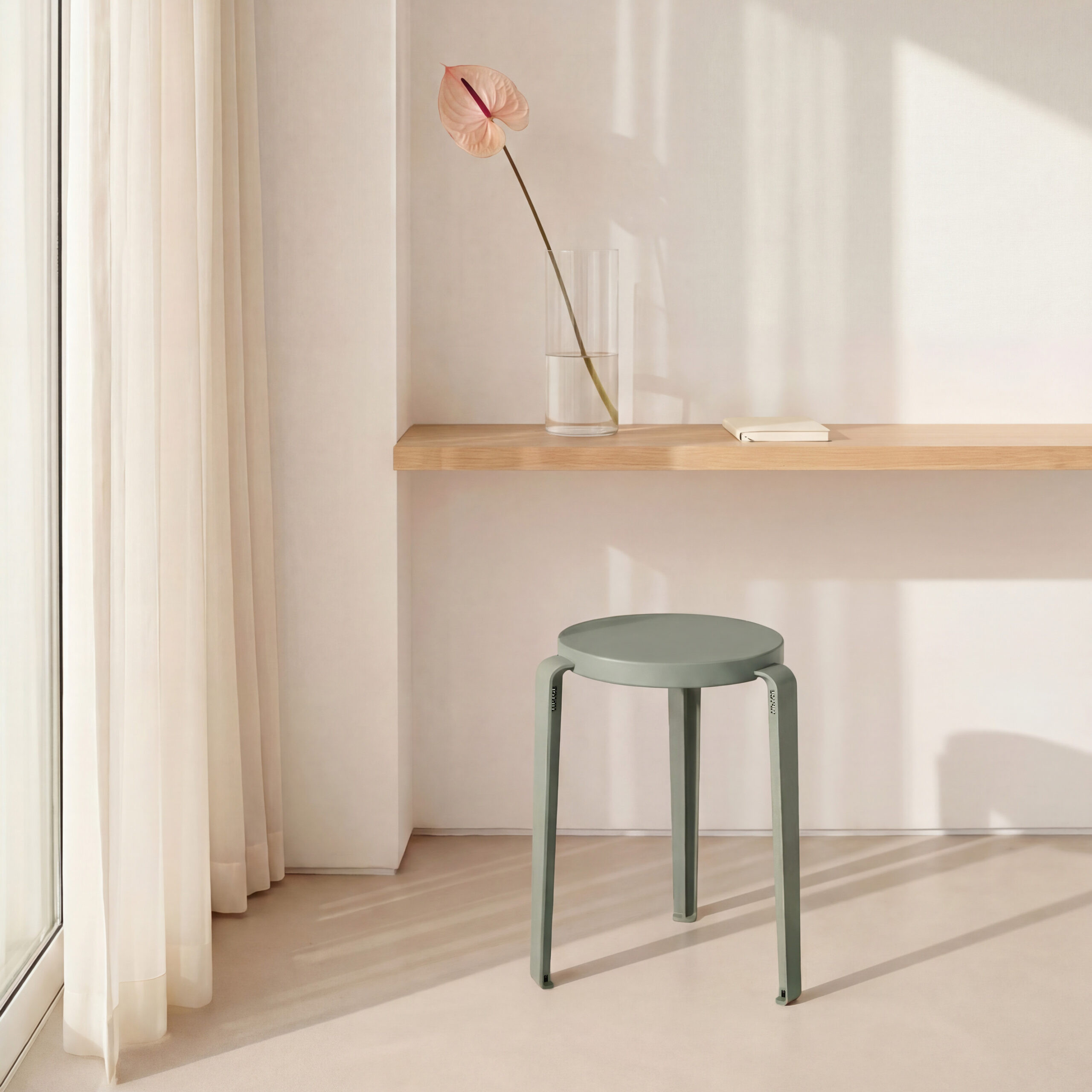 Tabouret LOU édition Chroma - bois éco-certifié