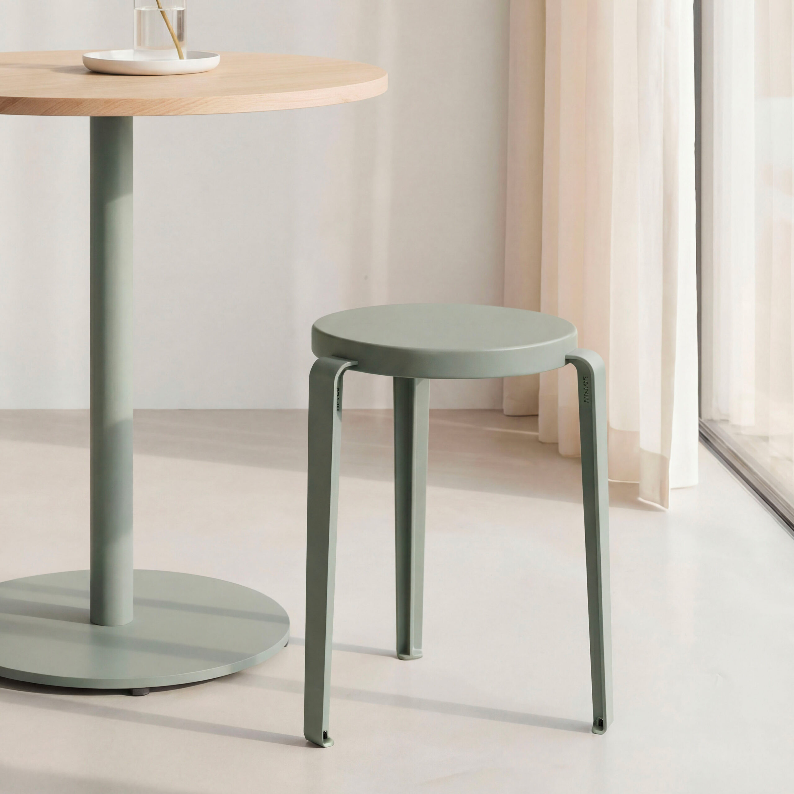 Tabouret LOU édition Chroma - bois éco-certifié