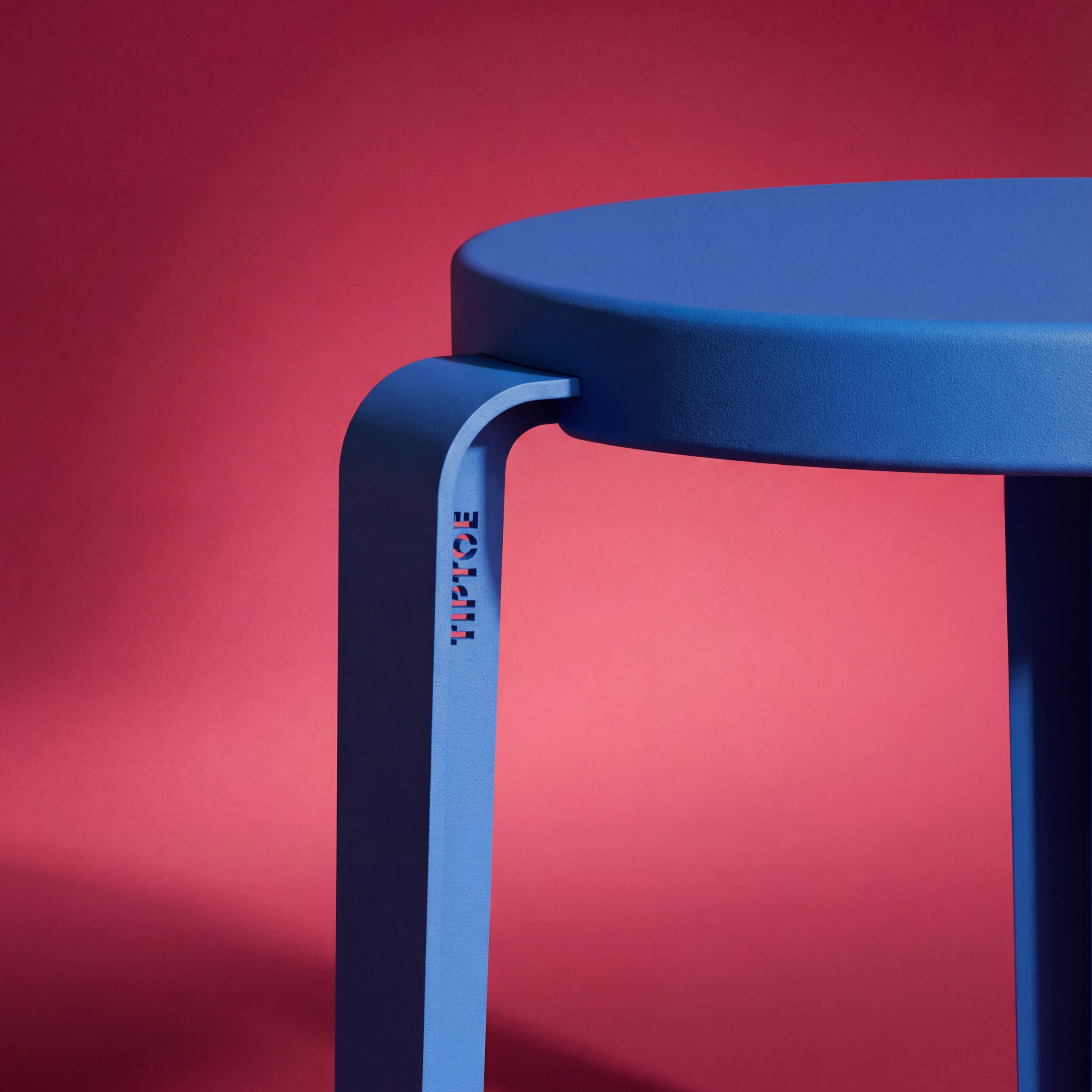 Tabouret LOU édition Chroma - bois éco-certifié