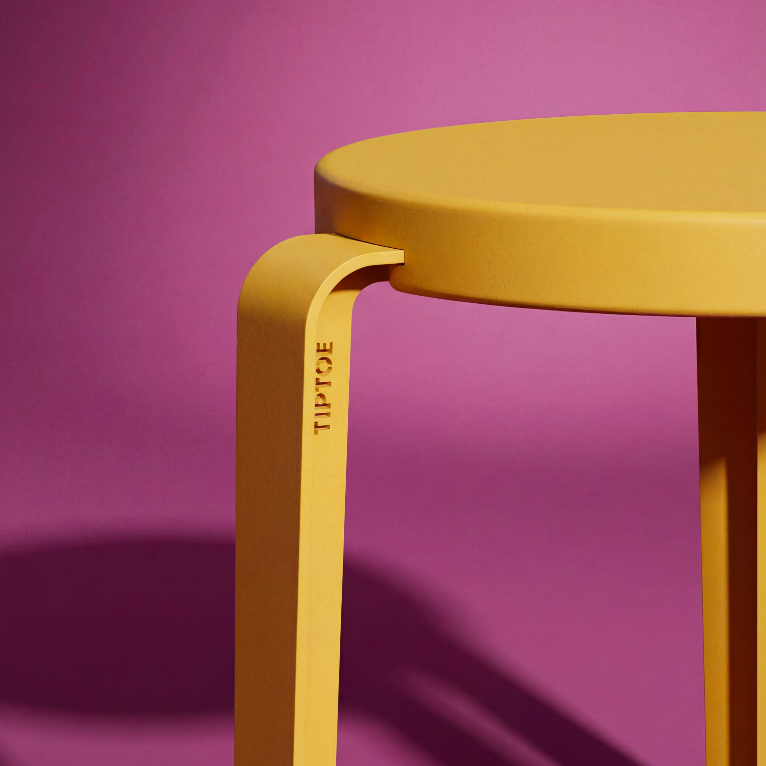 Tabouret LOU édition Chroma - bois éco-certifié