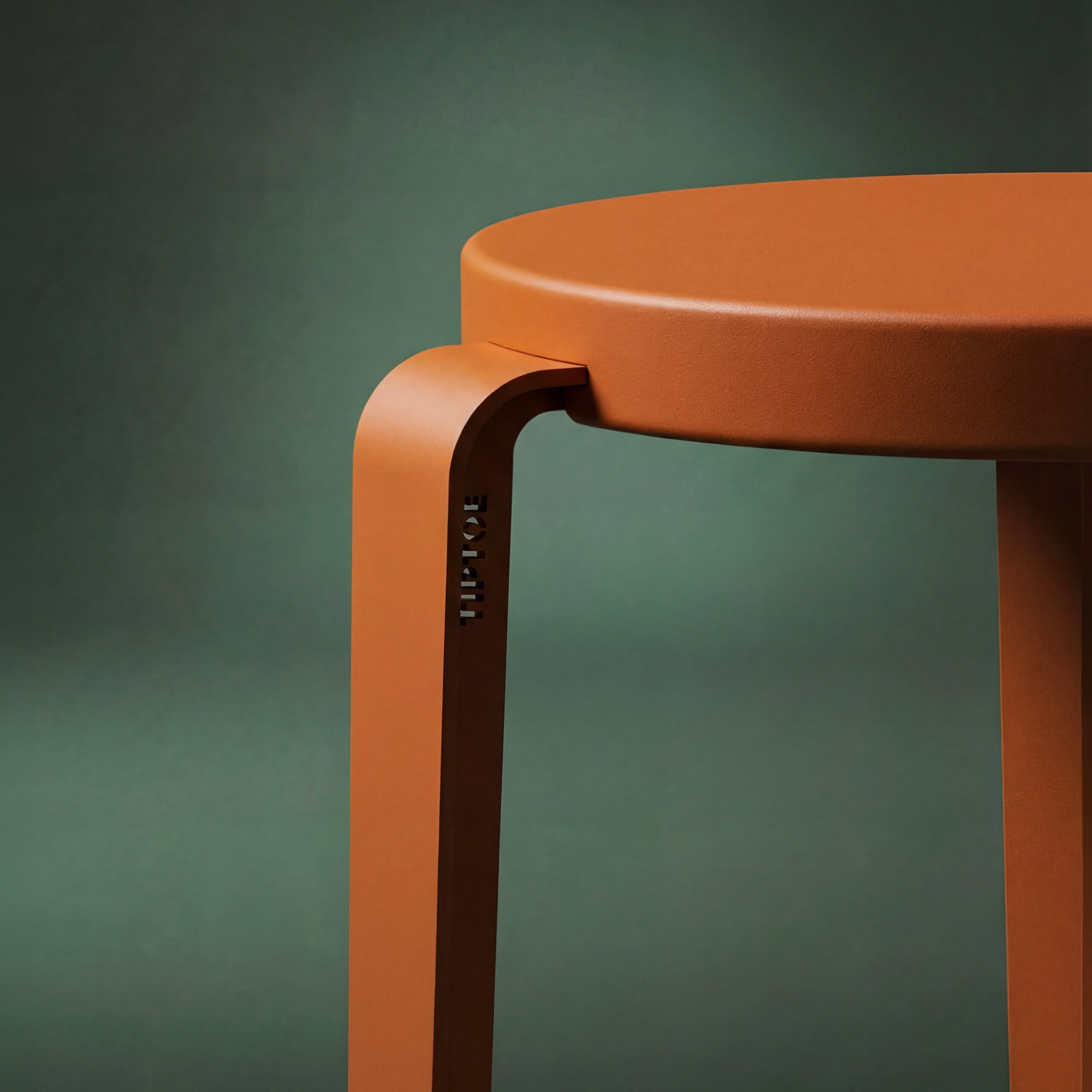 Tabouret LOU édition Chroma - bois éco-certifié