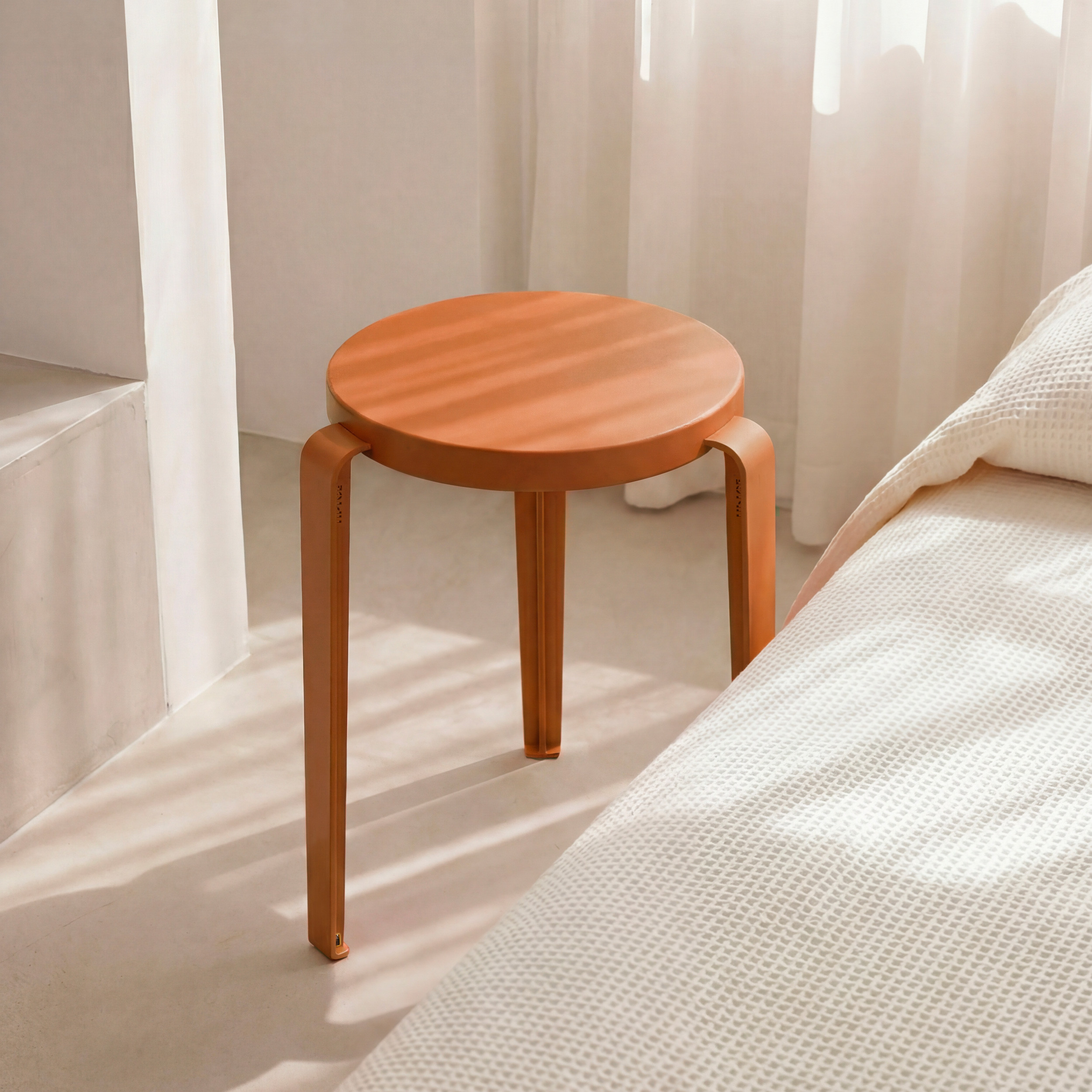 Tabouret LOU édition Chroma - bois éco-certifié