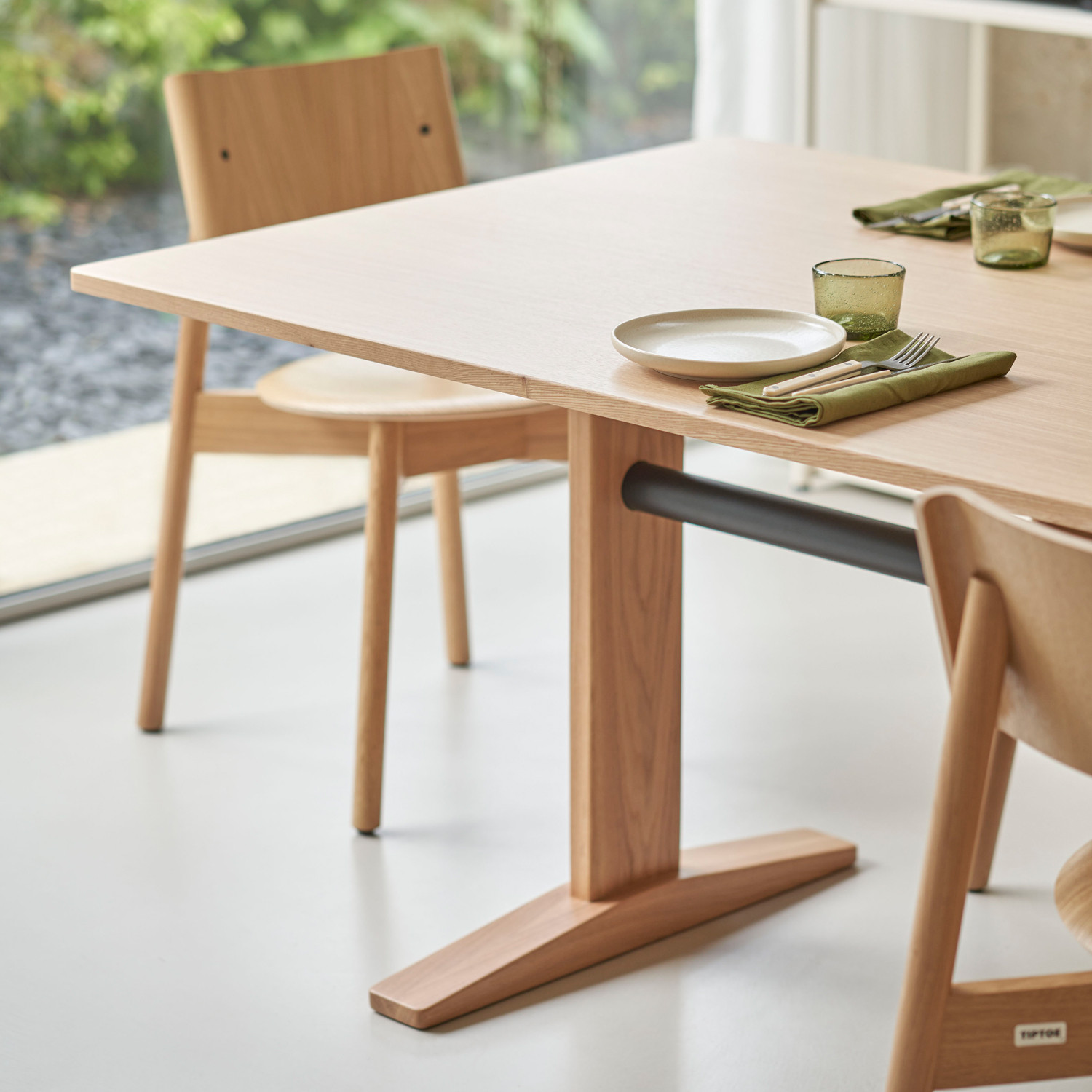 Table à manger POST - bois éco-certifié